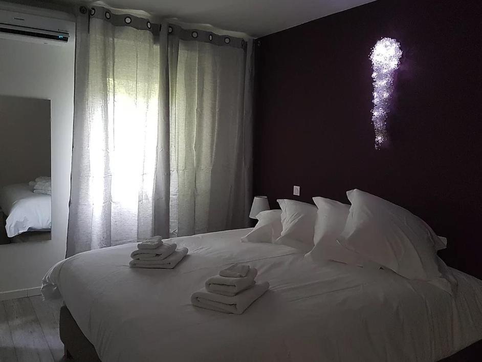 La Maison Des Marronniers Bed and Breakfast Uzès Habitación foto
